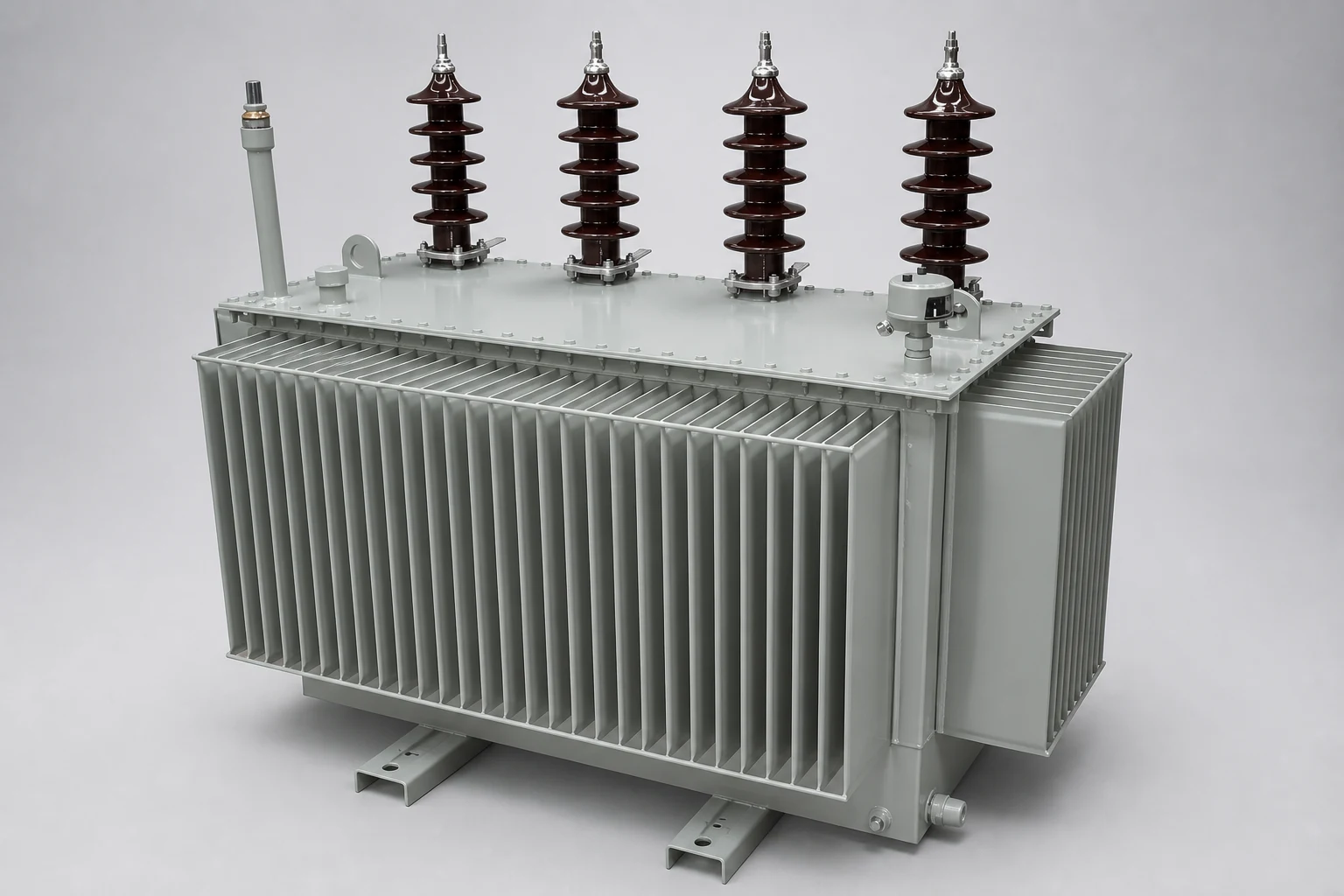 Oil-immersed iron core shunt reactor with corrugated-fin tank and four porcelain bushings