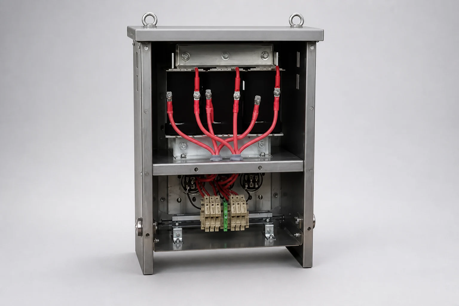 Sine wave output filter module for motor drive applications